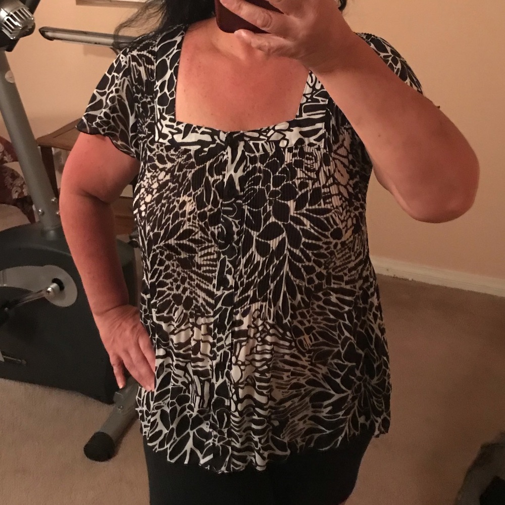 Sheer black and white pleated blouse (L)